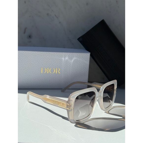 NEW Dior Signature S11F Square Sunglasses in Milky White